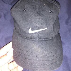 Black infant Nike hat